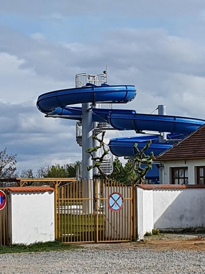Apartman Maja Mikulov Bagian luar foto